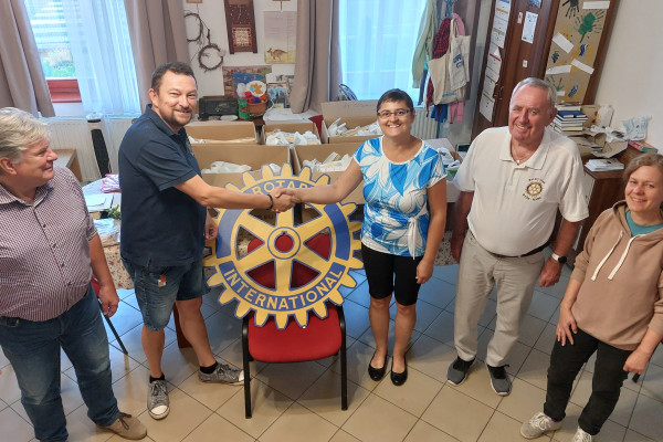 Az iskolakezdést támogatta a Fröccsnapok bevétele